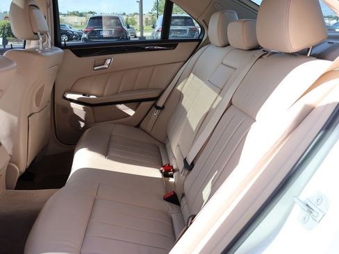 Used 2016 Mercedes-Benz E 400 4MATIC Sedan image 13