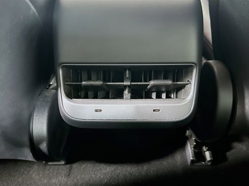 Used 2023 Tesla Model 3 Standard Range image 27