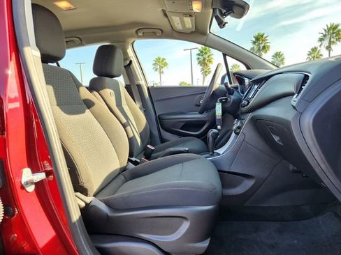 Certified 2022 Chevrolet Trax LS image 18