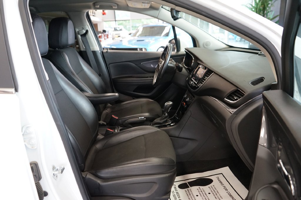 Used 2022 Buick Encore Preferred w/ Safety Package AWD/4WD image 38