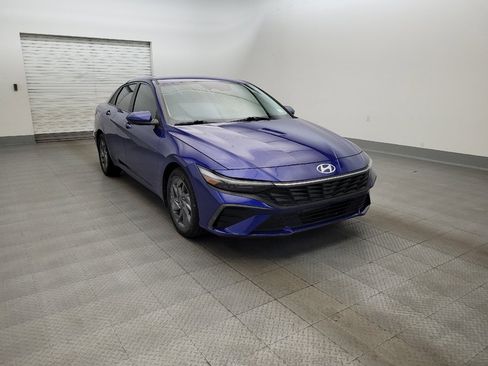 Used 2024 Hyundai Elantra SEL FWD image 13