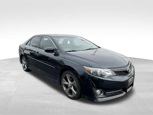 Used 2014 Toyota Camry SE image 10