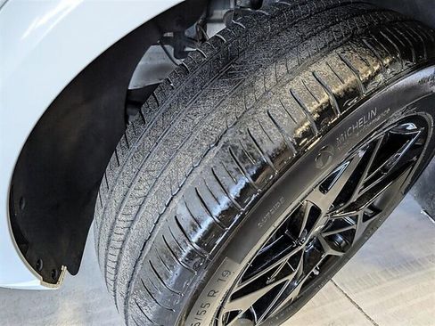 Used 2025 Genesis GV70 2.5T AWD/4WD image 15
