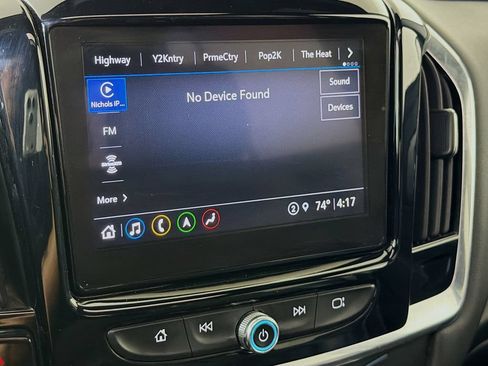 Used 2022 Chevrolet Traverse LT w/ LT Premium Package AWD/4WD image 17