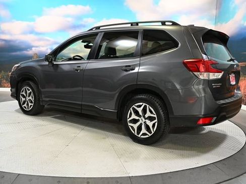 Used 2023 Subaru Forester Premium AWD/4WD image 6