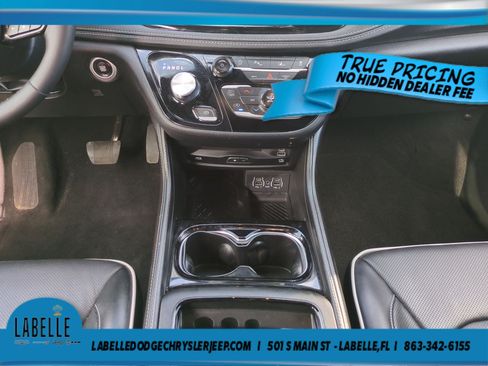 Used 2025 Chrysler Pacifica Limited w/ Uconnect Theater Family Group AWD/4WD image 19