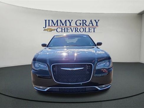 Used 2021 Chrysler 300 S image 8
