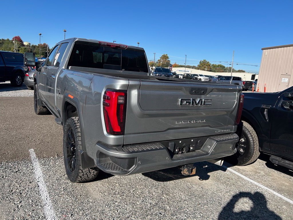 Used 2024 GMC Sierra 2500 Denali Ultimate AWD/4WD image 8