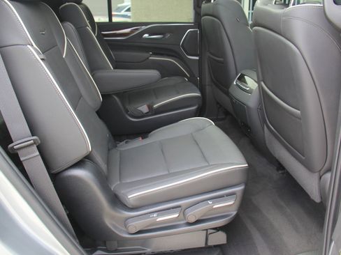 Used 2024 Cadillac Escalade Premium Luxury w/ Performance Package image 36