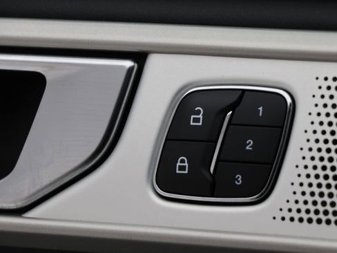 Used 2022 Ford Explorer Platinum w/ Equipment Group 601A image 29