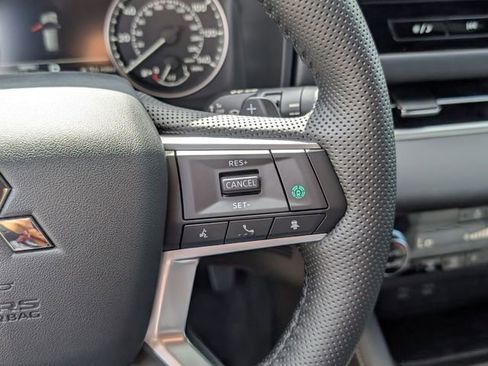 New 2026 Mitsubishi Outlander AWD image 17
