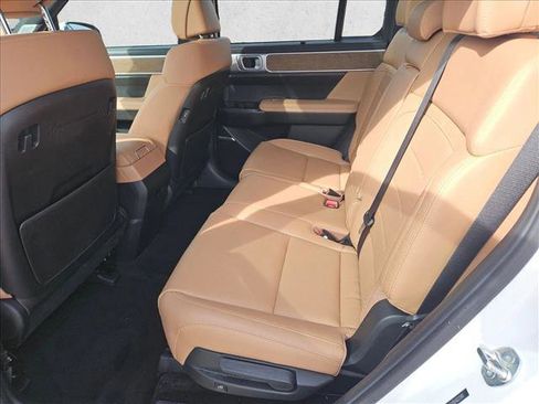 Used 2025 Hyundai Santa Fe Limited image 10