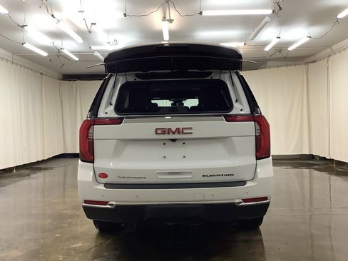 Used 2025 GMC Yukon Elevation image 8