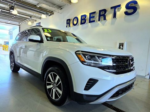 Used 2023 Volkswagen Atlas SE AWD/4WD image 2