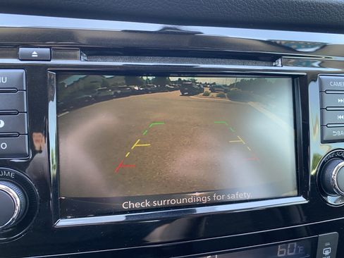 Used 2019 Nissan Rogue SV AWD/4WD image 31