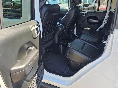 Used 2021 Jeep Gladiator Mojave AWD/4WD image 19