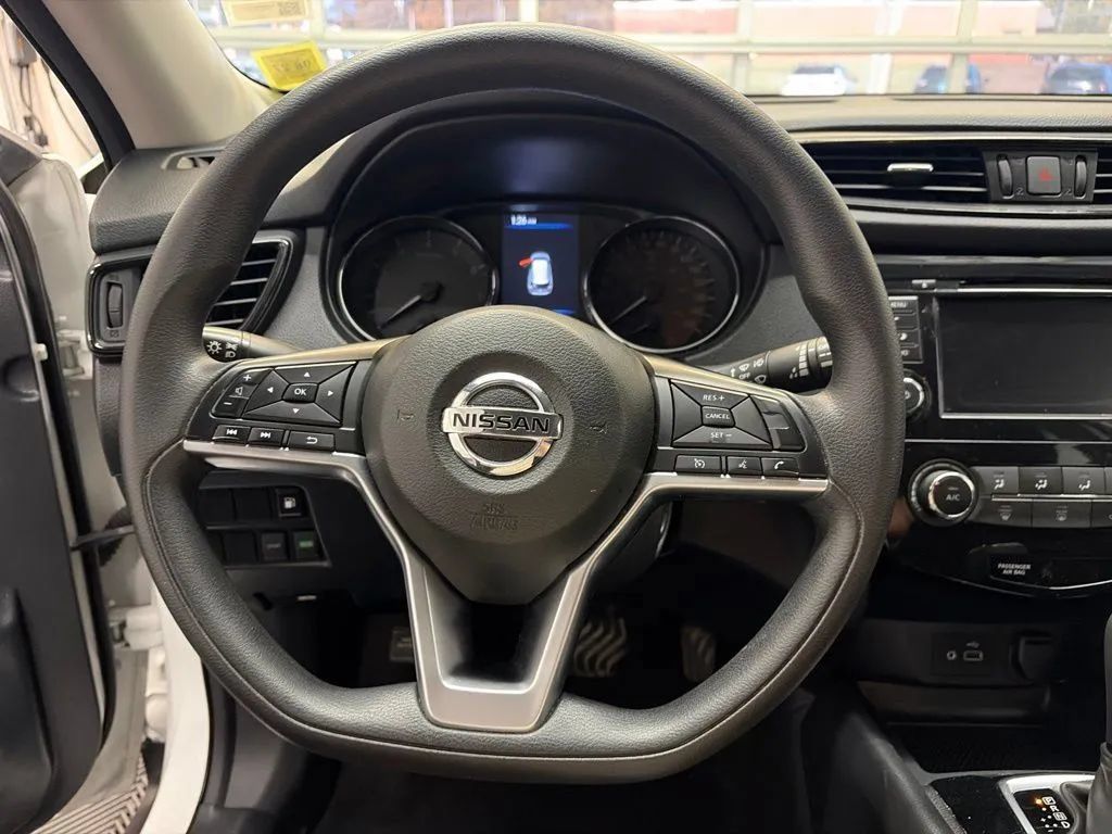 Used 2019 Nissan Rogue S FWD image 22