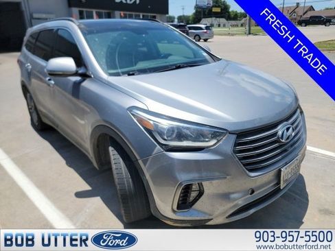 Used 2017 Hyundai Santa Fe FWD image 1