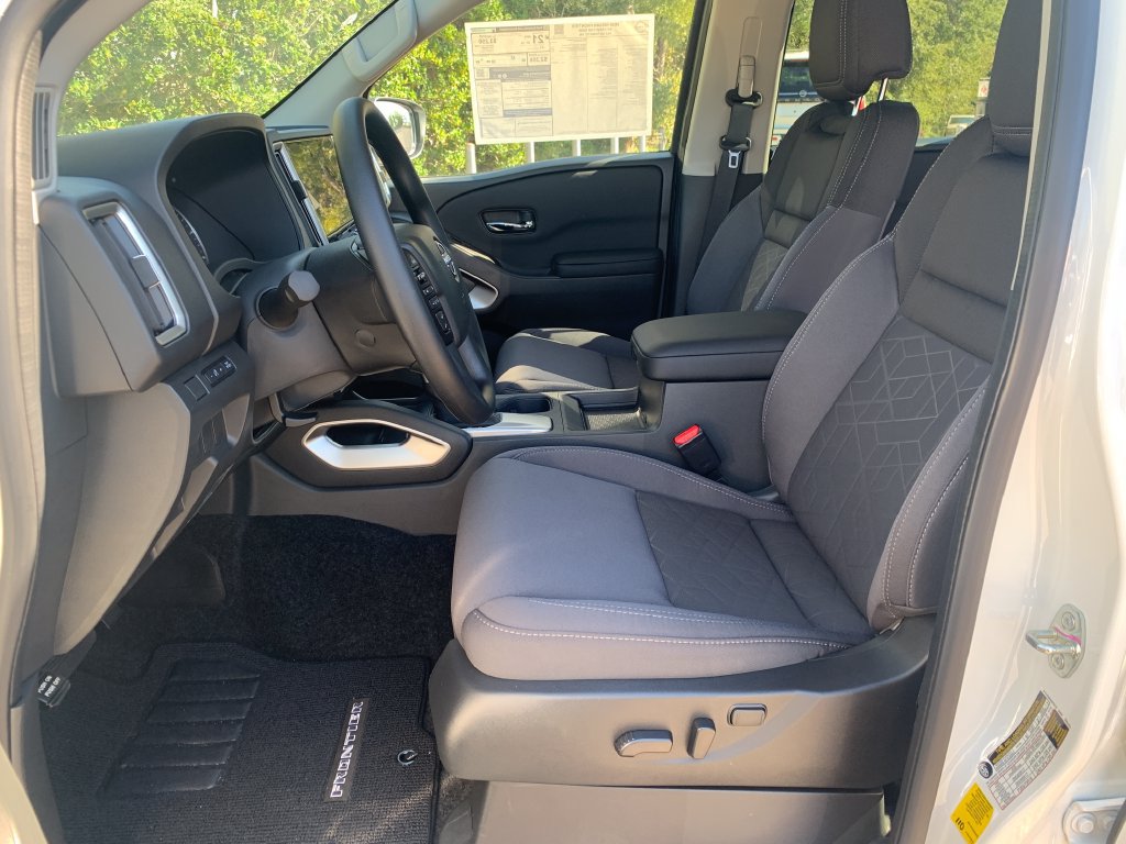 New 2026 Nissan Frontier SV w/ Tow Package RWD image 15
