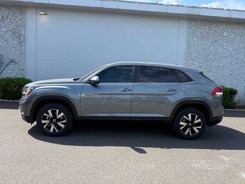 Used 2023 Volkswagen Atlas Cross Sport SE AWD/4WD image 3