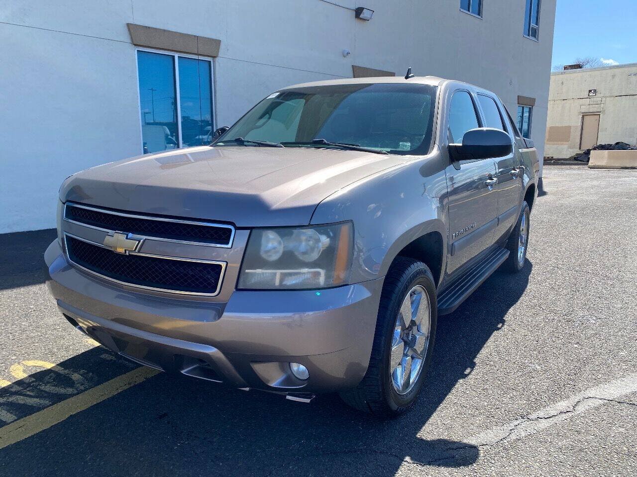 Used 2008 Chevrolet Avalanche LT w/ LT Preferred Equipment Group AWD/4WD image 1
