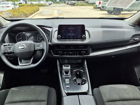 Used 2025 Nissan Rogue SV FWD image 20