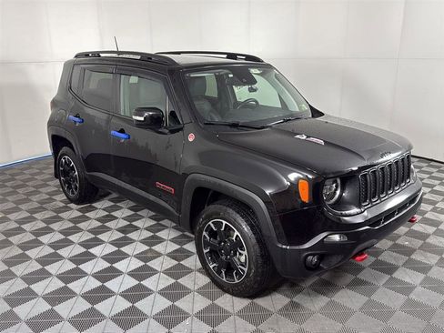 Used 2023 Jeep Renegade Trailhawk w/ Sun/Sound Group AWD/4WD image 3