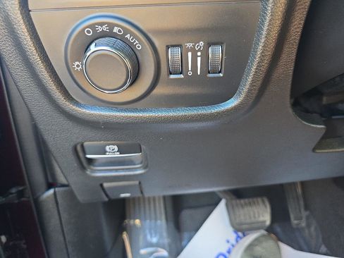 Used 2024 Jeep Grand Cherokee Altitude image 24