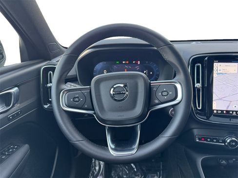 Certified 2025 Volvo XC40 B5 Plus image 13