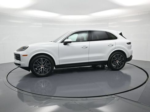 Certified 2026 Porsche Cayenne AWD/4WD image 2