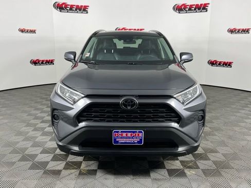 Used 2020 Toyota RAV4 XLE Premium image 4