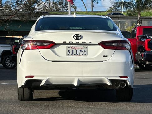 Used 2024 Toyota Camry SE image 4