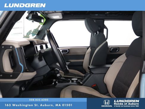 Used 2023 Ford Bronco Wildtrak image 10