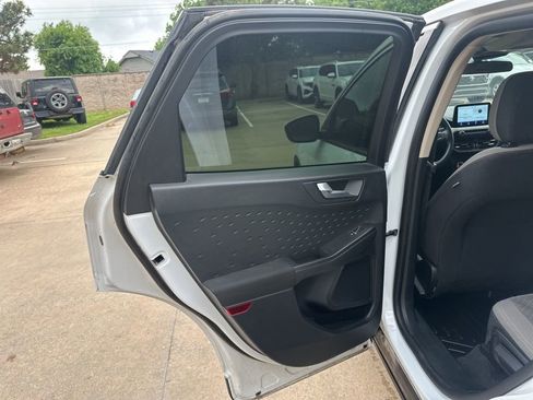 Used 2020 Ford Escape SE FWD image 12