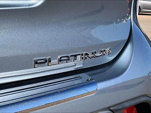 Used 2023 Toyota Highlander Platinum image 10