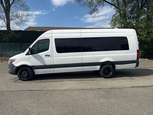 Used 2024 Mercedes-Benz Sprinter 3500 w/ Parking Package image 4