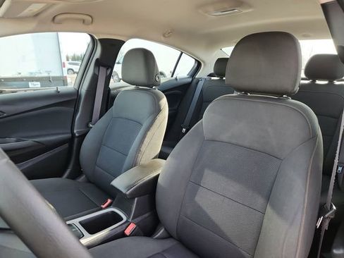 Used 2017 Chevrolet Cruze LS image 20