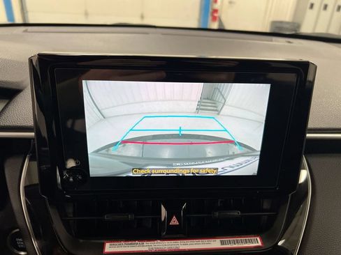 Used 2023 Toyota Corolla Cross LE FWD image 16