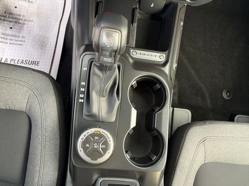 Used 2025 Ford Bronco Big Bend image 32