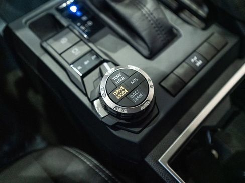 Certified 2025 Toyota Tacoma TRD Off-Road image 33