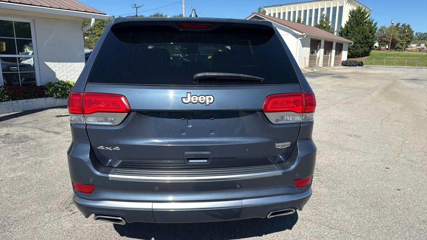 Used 2020 Jeep Grand Cherokee Summit AWD/4WD image 4