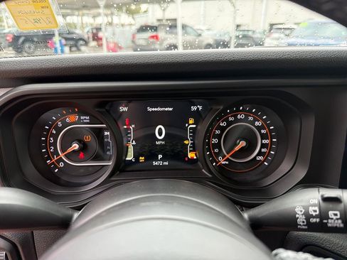 Used 2025 Jeep Wrangler Willys image 23