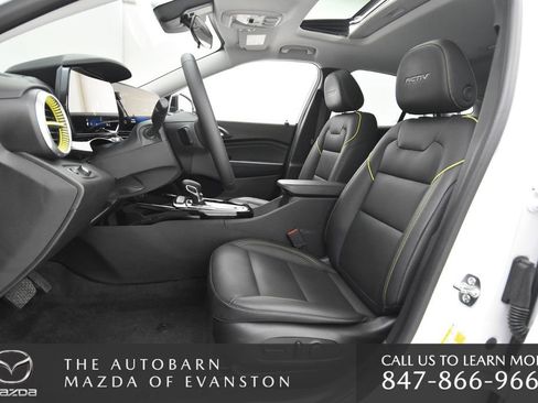 Used 2025 Chevrolet Trax ACTIV w/ Sunroof Package image 24