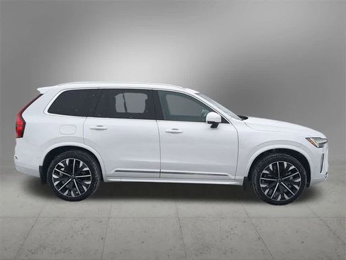 New 2025 Volvo XC90 B5 Plus w/ Protection Package Premier image 7