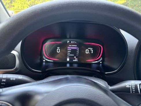 Used 2025 Kia Soul LX w/ LX Technology Package FWD image 38