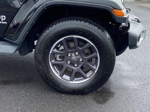 Used 2022 Jeep Gladiator Overland w/ Popular Equipment Package AWD/4WD image 9