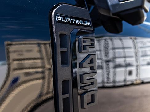Used 2023 Ford F450 Platinum image 14