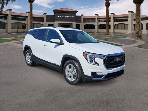 Used 2022 GMC Terrain SLE w/ Driver Convenience Package FWD image 2