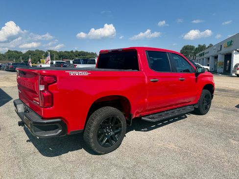Used 2022 Chevrolet Silverado 1500 Custom Trail Boss AWD/4WD image 3