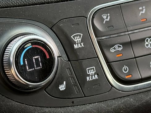 Used 2023 Chevrolet Malibu LT FWD image 33